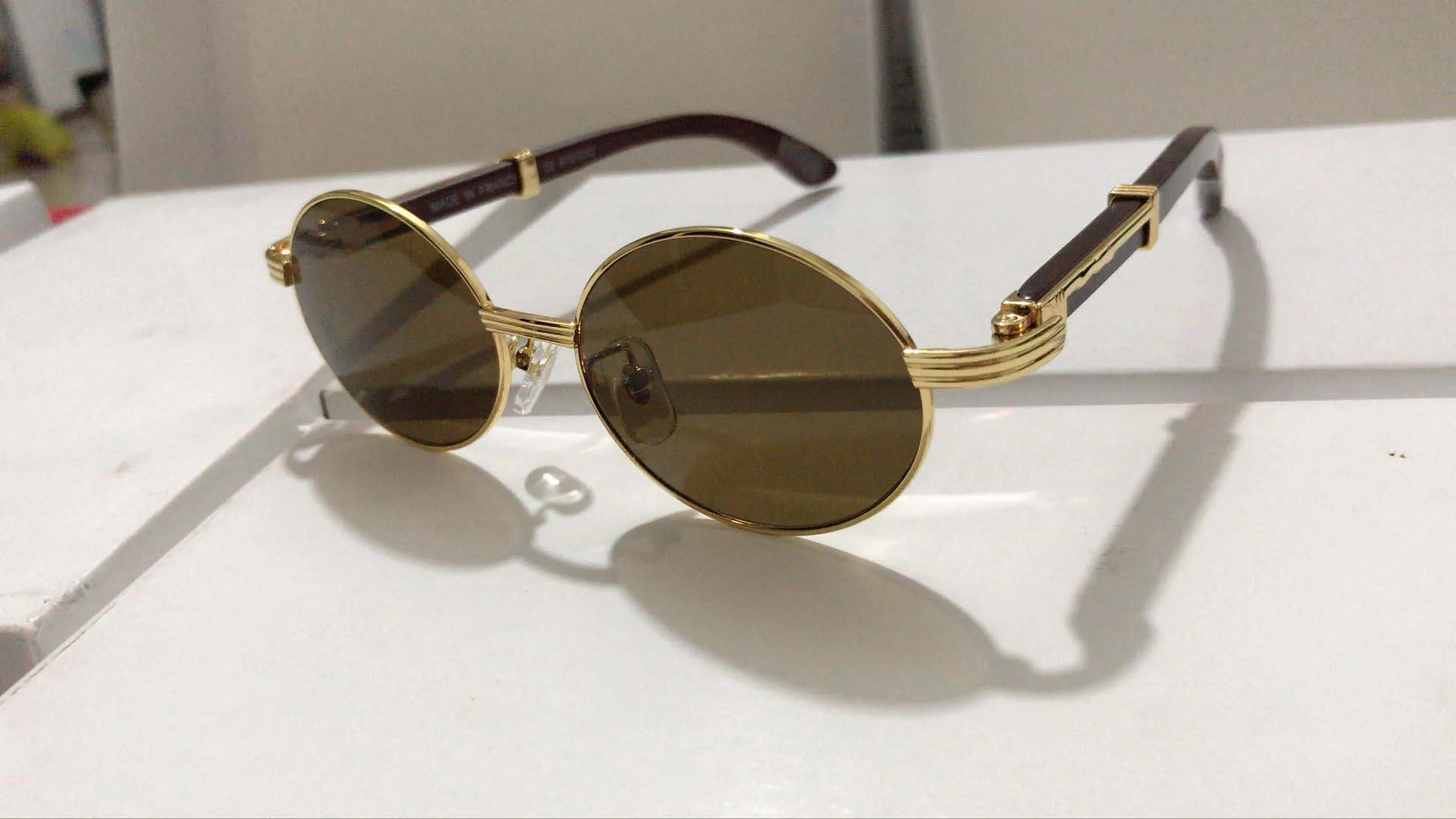 Новая модная круглая солнцезащитные очки для мужчин Женские бокалы буйвола рога летние стили