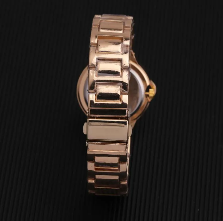 Женщины классические роскошные часы женские часы CT Brant Bracelet Bracelet Quartz Watch Topquality Womens Watches Fashion Ladies WA230V