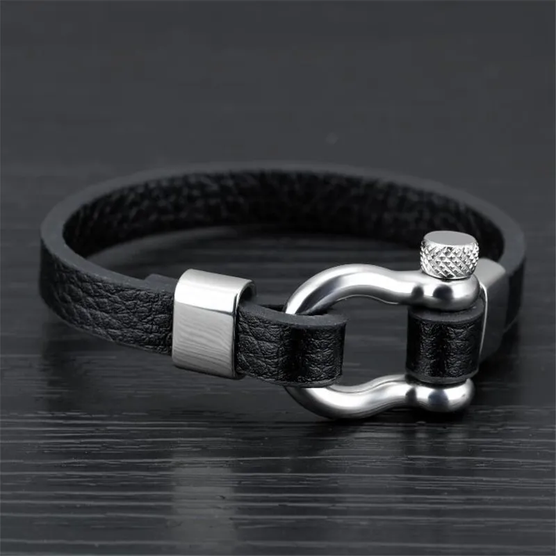 Bracciale hip-hop in pelle di gioielli alla moda Accessori di moda in acciaio inossidabile Braccialetti casual braccialetti Braccialetti braccialetti158h
