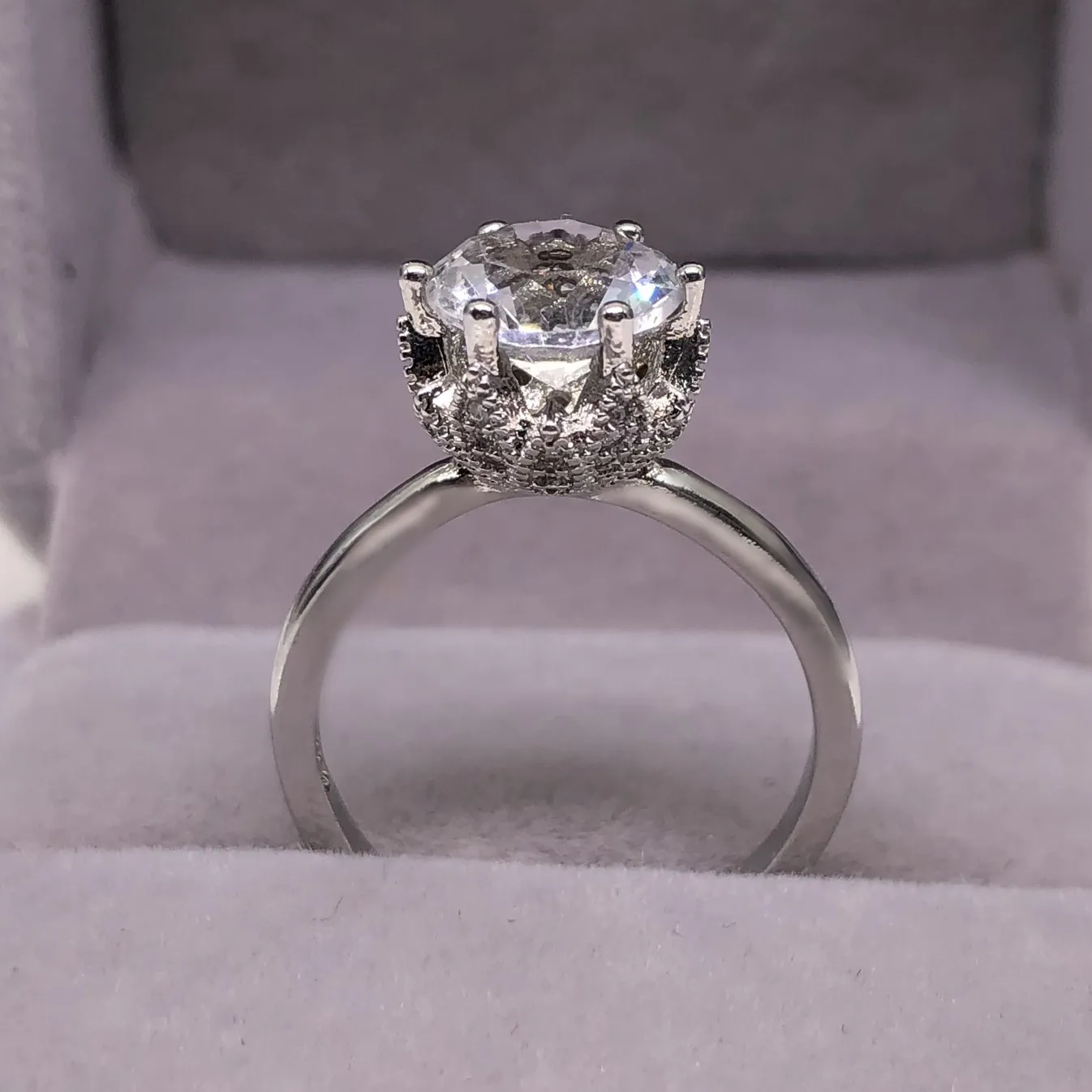 Nya Fashion Diamond Crown Ring Female Models Plated 14K Rose Gold Flower Claws Set Zircon Wedding Ring2911
