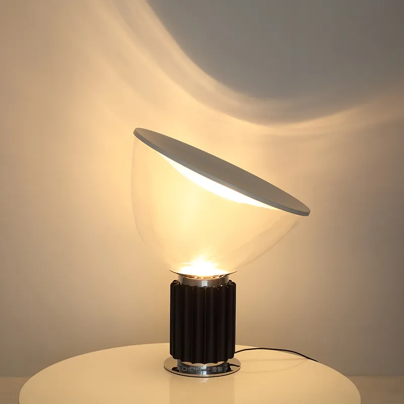 مصابيح طاولة رادار مصممة إيطاليا لغرفة النوم مصباح السرير الحديث غرفة المعيشة الحديثة