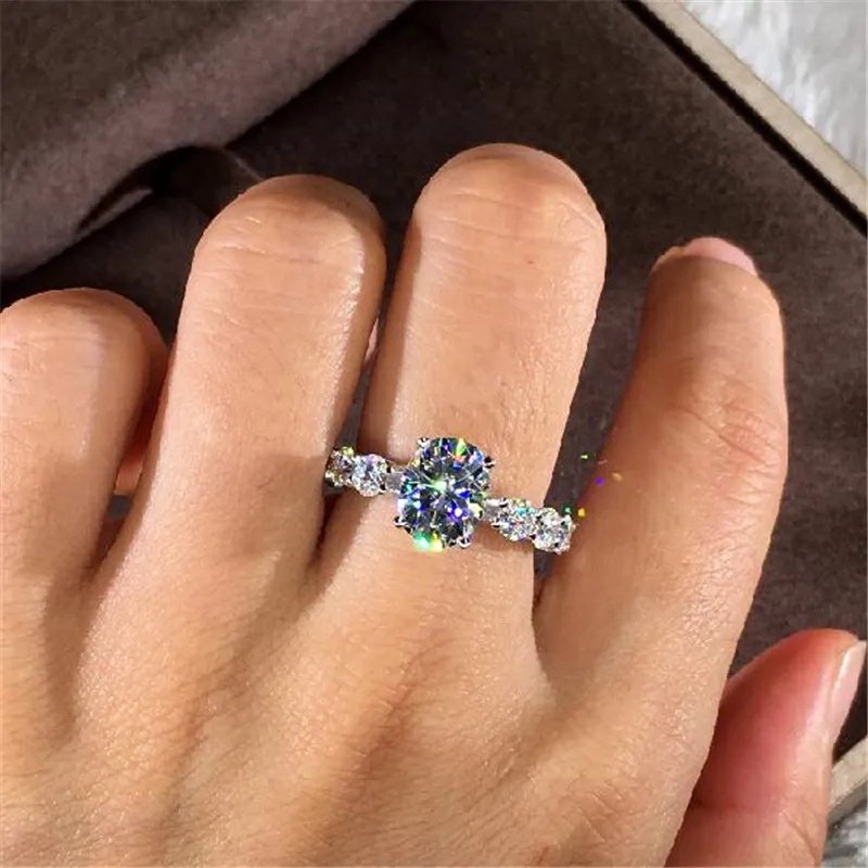 Lyxsmycken 925 Sterling Silver Oval Cut White Topaz Cz Diamond Gemstones Women Wedding Engagement Party Bridal Ring for Lovers282Q