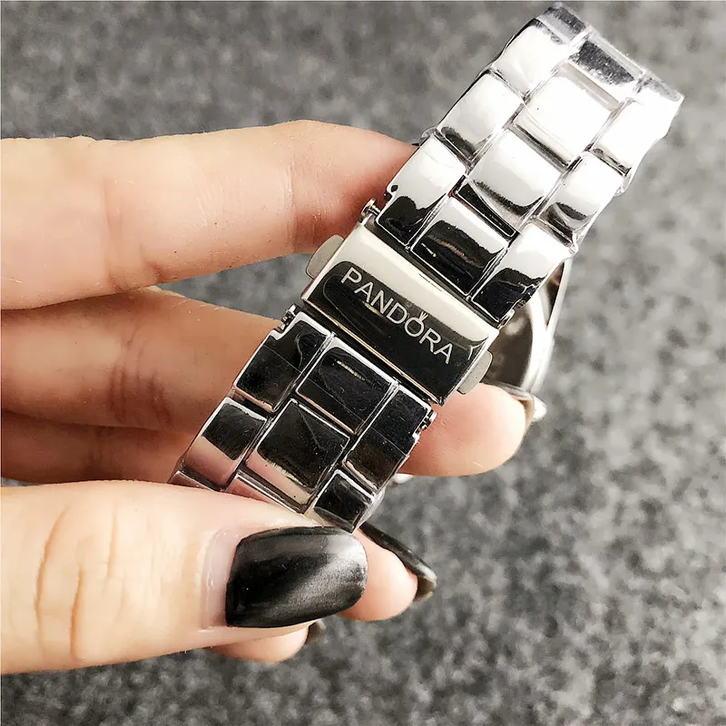Mode stora bokstäver design klockor kvinnor tjej färgglad kristallstil metall stål band kvarts handledsklocka p24219u
