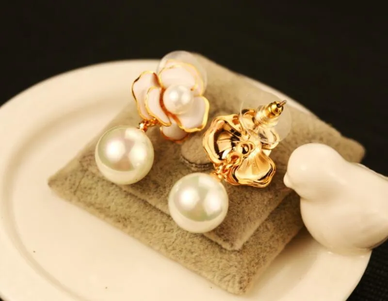 Moda requintada shell camellia pérola brincos jóias luxuosas 18k ouro banhado hipoalergênico brinco de temperamento Brincos de senhoras335d