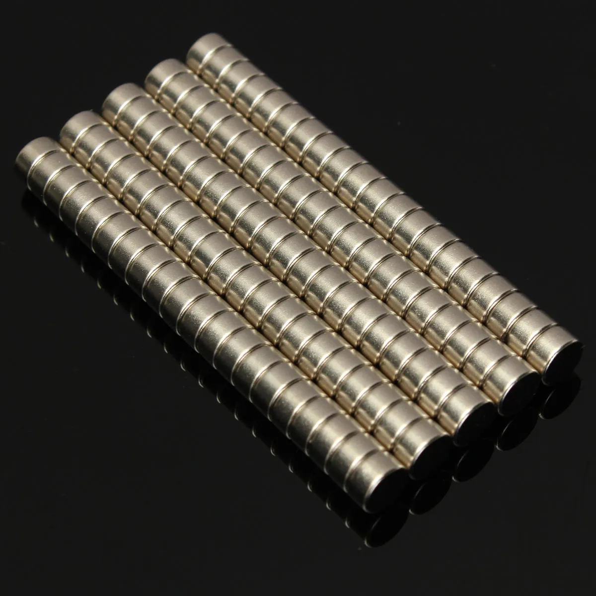 100 pezzi Lotto N52 Forte magnete cilindrico Magnete al neodimio terre rare 6mm x 3mm7531902