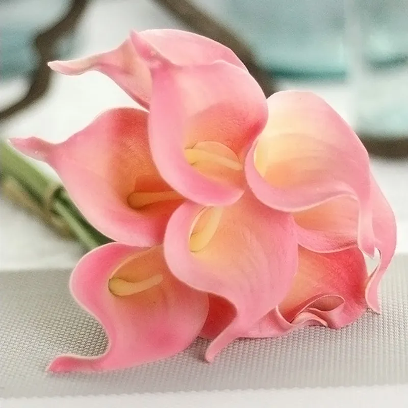Vit konstgjorda calla lily riktiga beröring blomma bukett bröllop hem dekoration kontor dekro välj färg rosa8796095