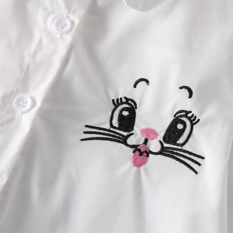 新しい到着女の子の白いブラウスフォールかわいい長袖子供漫画シャツの女の子のブラウス猫ティーンエイジャーの学校の服トップT5365236