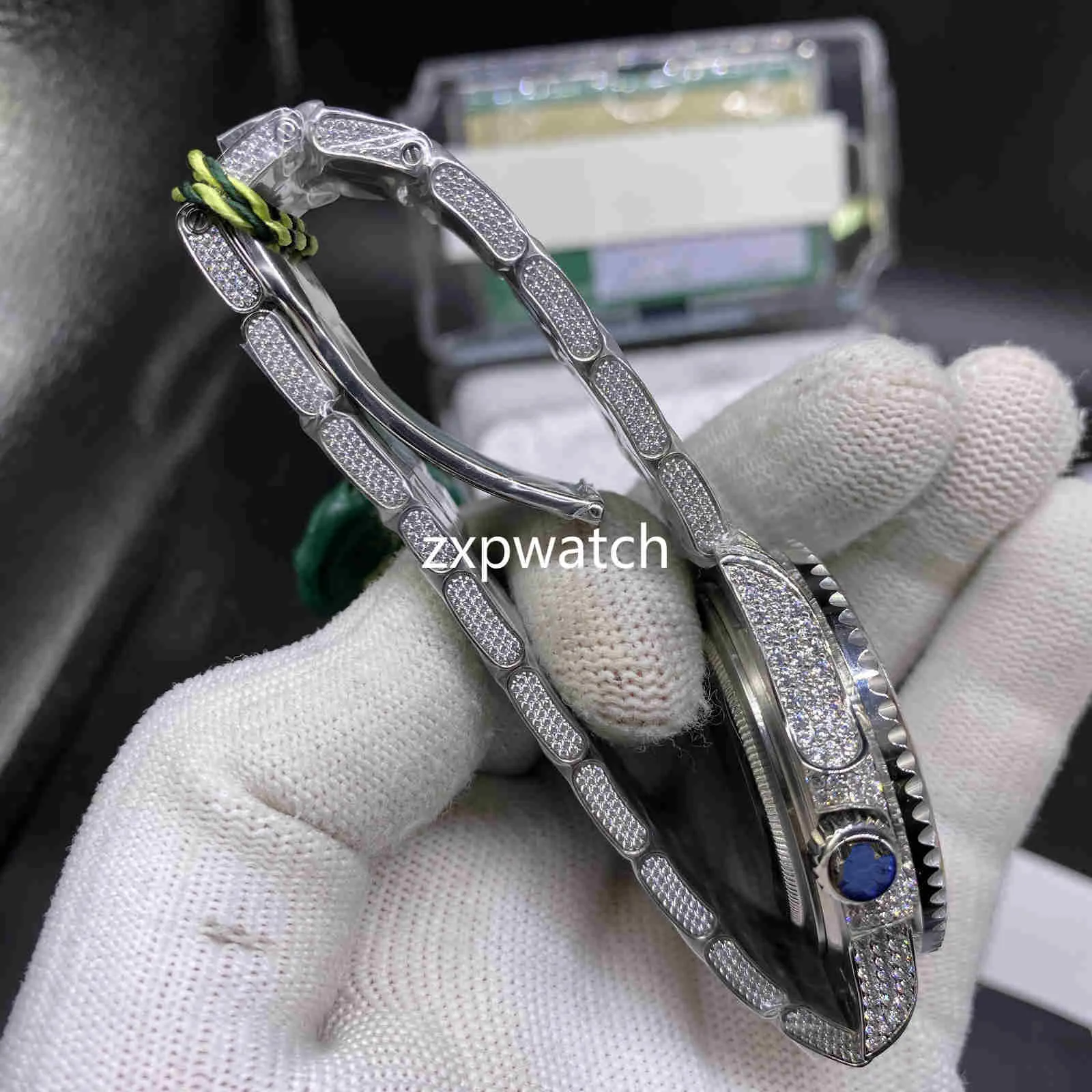 Mäns ETA2836 -klockor av högsta kvalitet Iced Diamond Watch 40mm Silver 904 Rostfritt stålfodral Sida av Diamond Face Watch Auto223Z
