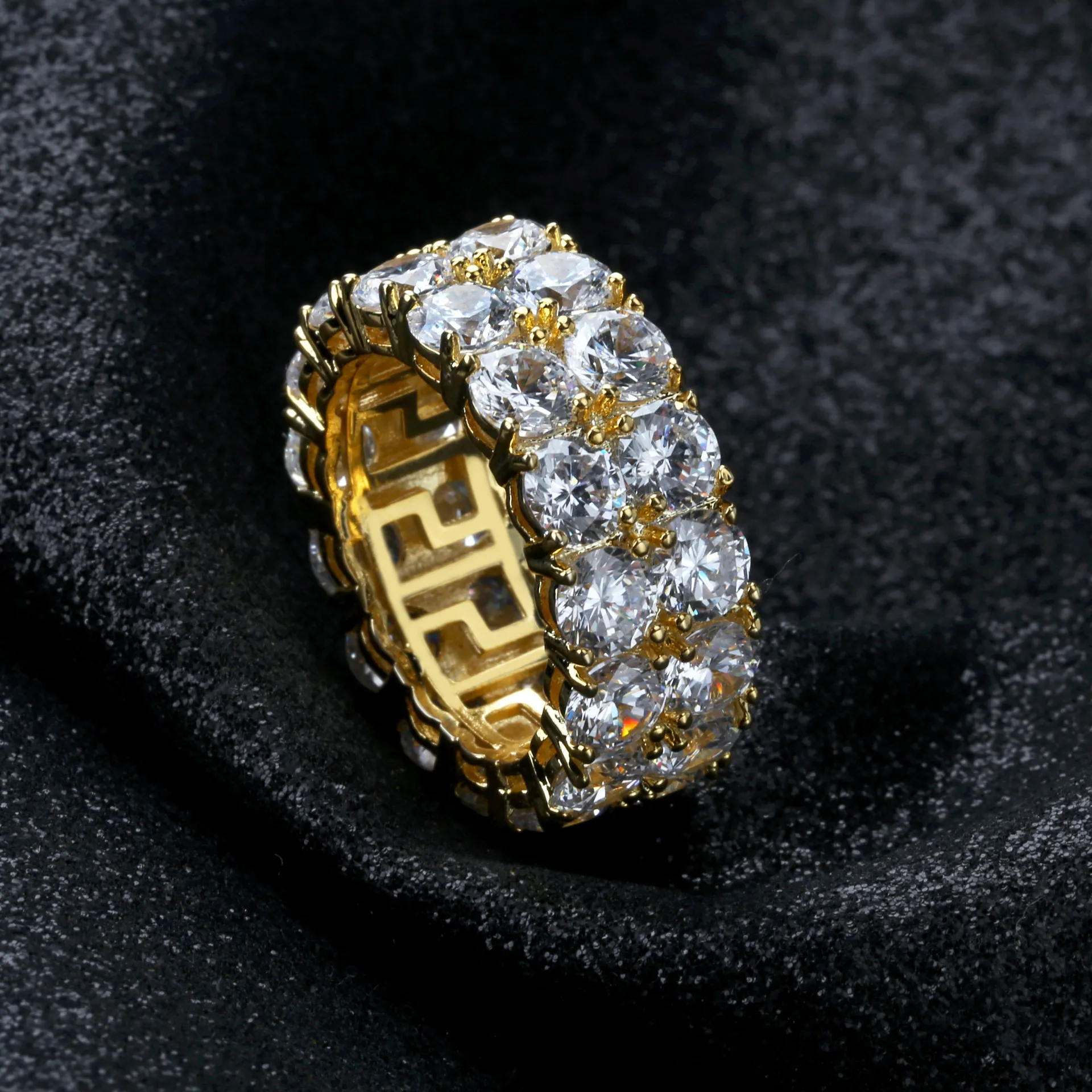 Hiphop isad ut ring Micro Pave CZ Stone Tennis Ring Men Kvinnor Charm Luxury Jewelry Crystal Zircon Diamond Gold Silver Plated Wed342T