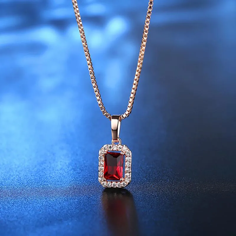 Fashion Luxury Rose Gold Square Pendant Collier Femme Engagement de mariage Rouge Crystal Rimestone Zircon Colliers Cumbic Zirconia Party 288F