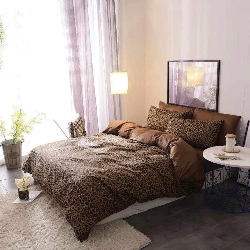 Brun leopard 100%bomullsflödet Set Queen King Size Bed Set Däcke Cover Bed Sheet Emitted Sheet Ropa de Cama Parure de Lit T2251W