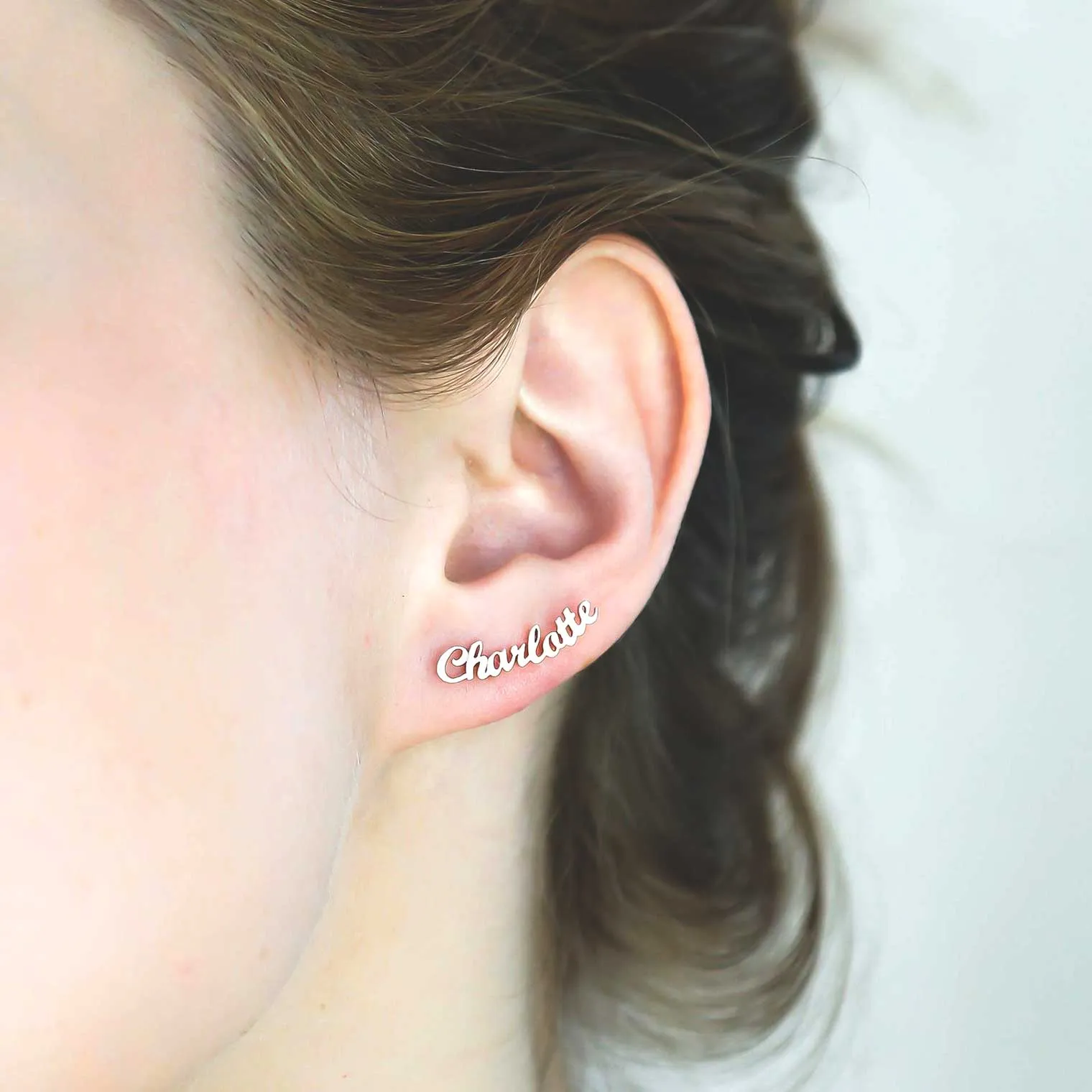 Gepersonaliseerde aangepaste naam oorbellen studs voor vrouwen naamplaatje studs bungelen oorbellen met roestvrij staal goud rose goud9044012