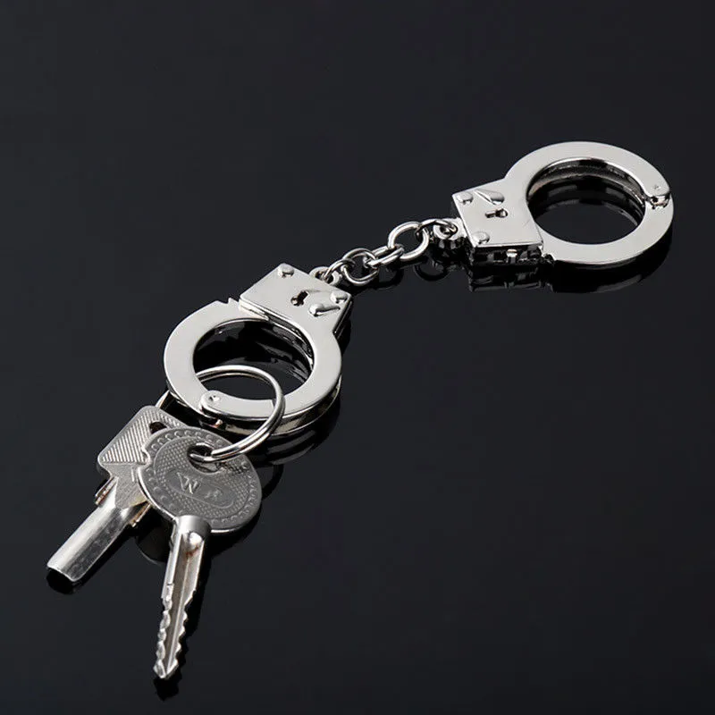 Simulation menottes porte-clés en métal clé de voiture ouvre-bouteille hommes et femmes porte-clés 252o