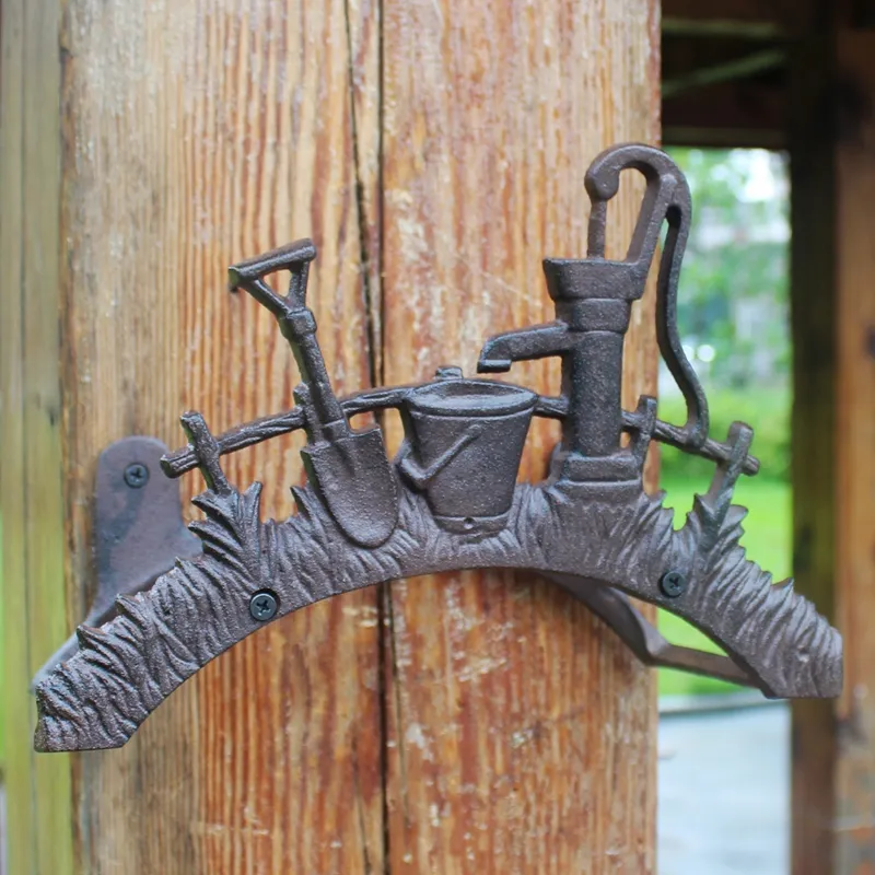 Smidesjärn slang rack hållare spade trädgård dekorativ slangrulle hänger stativ gjutjärn antik rost väggmontering vintage prydnad h207c