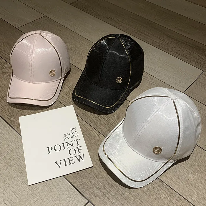 Versione coreana del nuovo designer Satin Shade Baseball Leisure M Logo Hat Female Golf Hip Hop Hat Hip Hop Hat di alta qualità Mercerized Fashion4467685