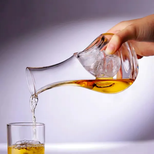 الزجاج الياباني الإبداعي زجاجة الإبهام ثقب الزجاج الشباك الهامستر عش غرفة التبريد صفقات النبيذ set251y