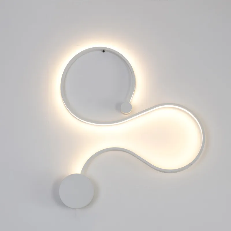 LED -ormvägglampor Moderna minimalistiska kreativa kurvlampor Creative Acrylic Light Lamp Nordic Belt Sconce för dec292h