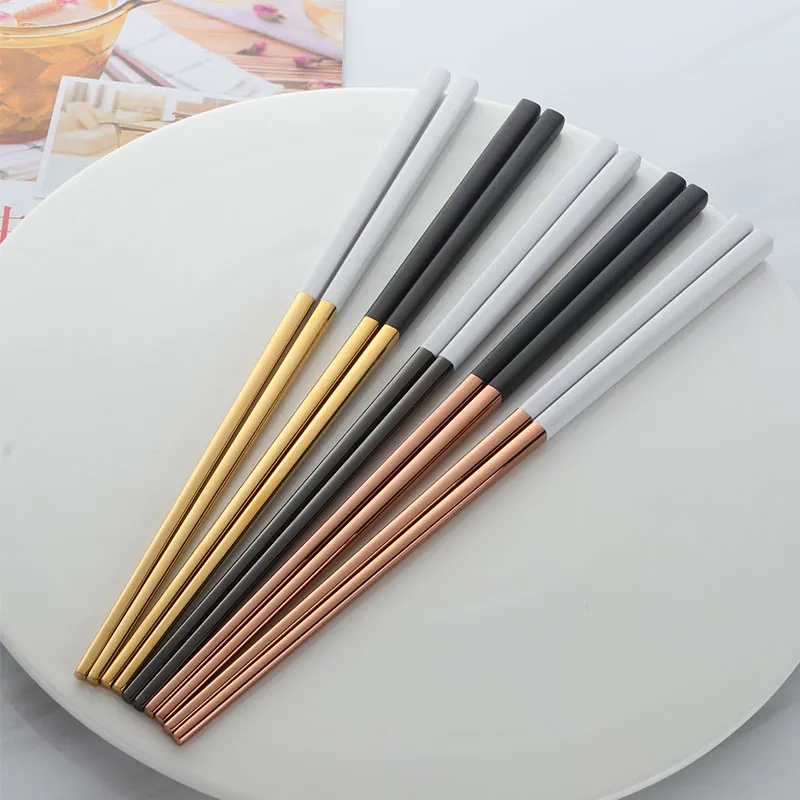 5 paia di bacchette in acciaio inossidabile Titanize bacchette d'oro cinesi Set di bacchette in metallo nero utilizzate stoviglie sushi T200255c