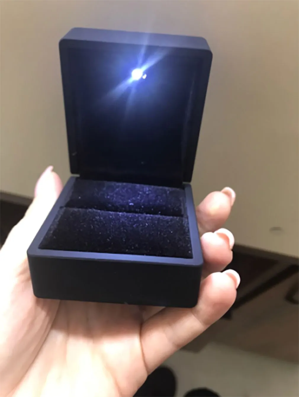 LED Lighted Gift Box Earring Ring Wedding Black Jewelry Display Packaging Lights195v