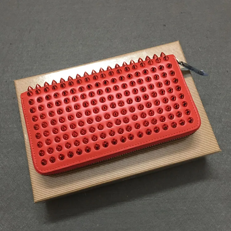 NIEUW Vergelijk met vergelijkbare items Vrouwen en mannen lange stijl portefeuilles panelen Spiked Clutch Bags patent echte leer klinknagels ba286u