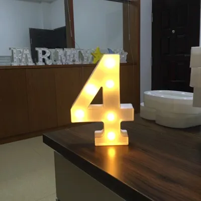 26 English Letter Digit Number LED Nachtlicht LED -Symbol Modellierung Lampen Hochzeit Nachtlichter Geburtstagsvorschlag Lichter242x