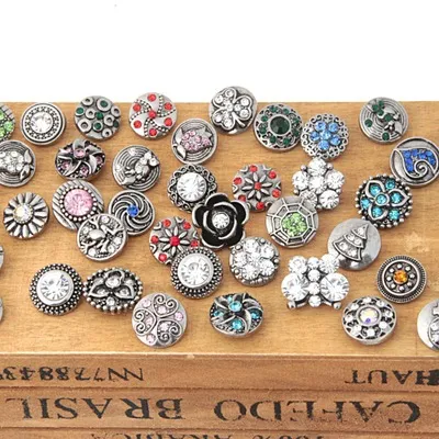 50 pièces 12MM Rivca boutons pression strass perles en vrac Style mixte adapté pour Noosa Bracelets collier bijoux bricolage accessoires Christma221h