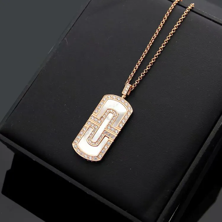 Новое поступление, модное женское латунное ожерелье из 18-каратного золота с надписью и белым бриллиантом, подвеска из перламутра, 3 цвета251p
