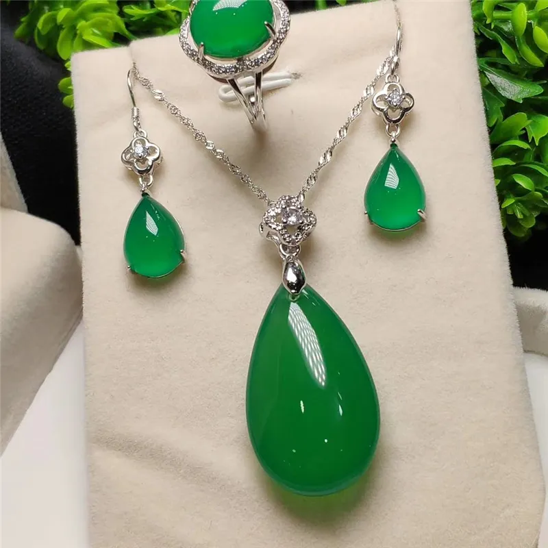 925 Sterling Sterling Naturel New Green Jade Jade Pendentif Pendentif Collier Bracelet Boucles d'oreilles Femmes Bijoux Set