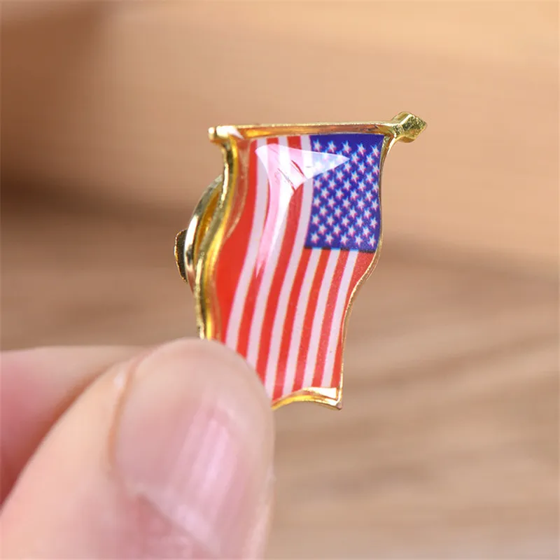 Kreativ die United States Flagge Revers Pins Kleine Emaille USA Amerikaner winken Flaggenabzeichen für Männer Krawatte Rucksackstifte Jacke 2043