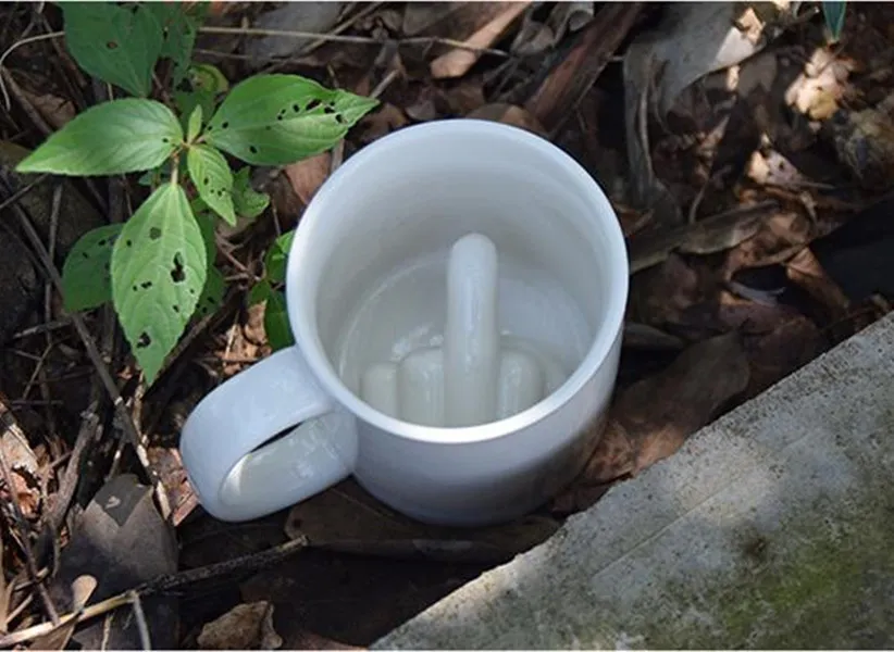 Creatief Ontwerp Witte Middelvinger Mok Nieuwigheid Stijl Mengen Koffie Melk Cup Grappige Keramische Mok 300 ml Capaciteit Water Cup301S