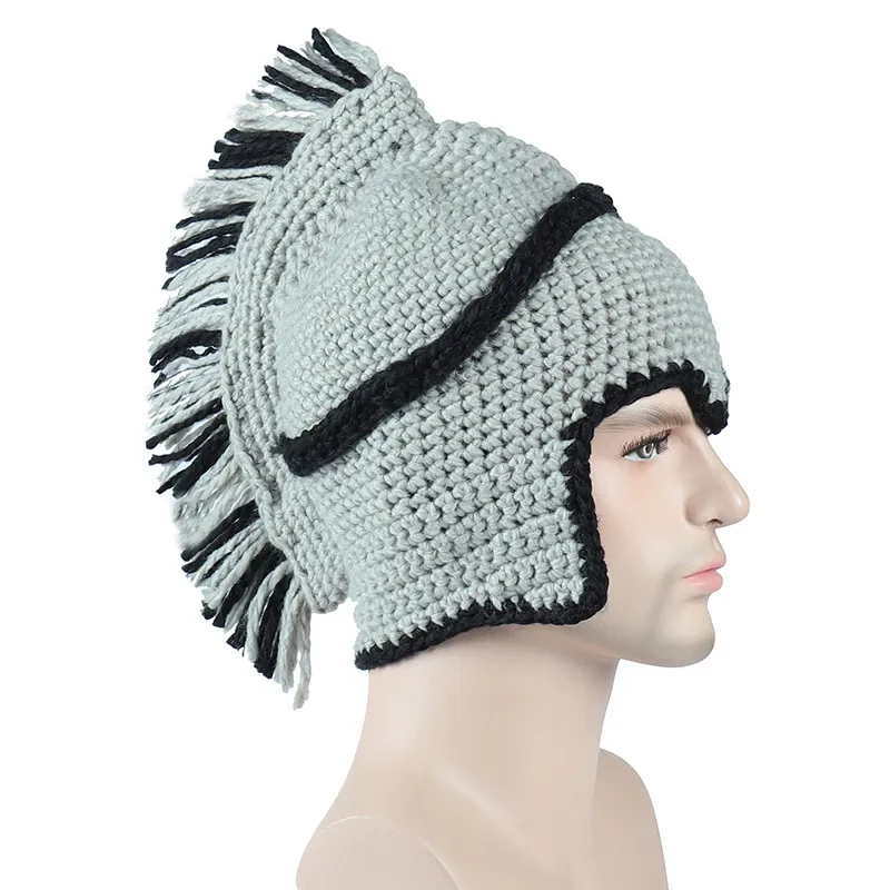 Chapeaux d'hiver amusants faits à la main, pompon rouge Cool, masque de casque de chevalier romain, bonnets de Cosplay, Gag pour hommes et femmes, cadeaux de fête k1272f