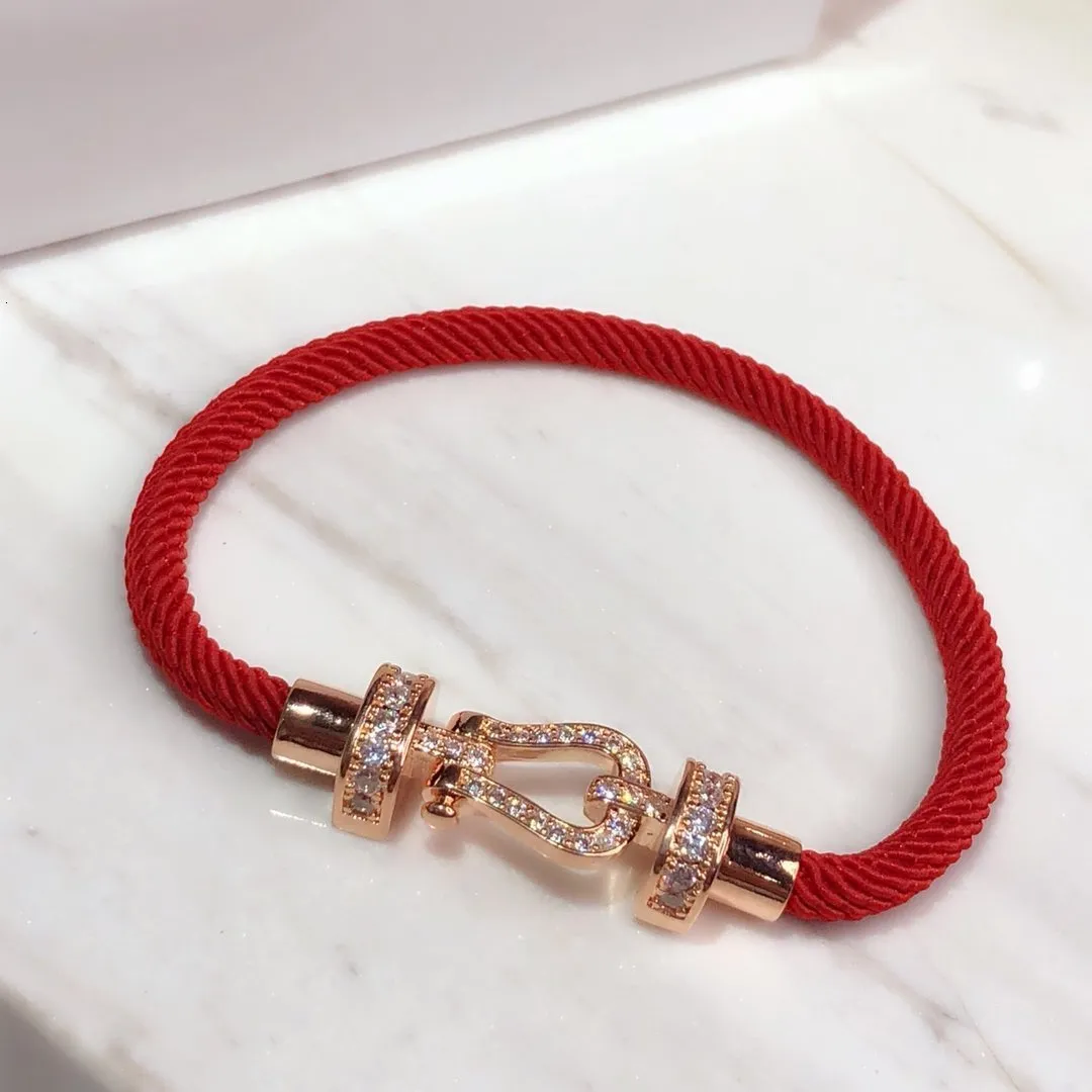 2020 Bijoux de mode de haute qualité Bracelet pour dames avec robe de fête Bijoux Charme Magnifique bracelet de chaîne J7YP4463329