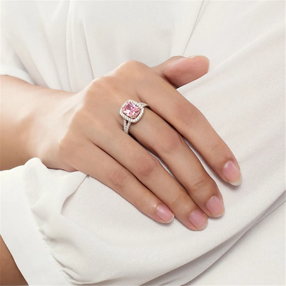 Vintage żeńskie kwadratowe pierścionek diamentowy luksus 18K Rose Gold Princess Peridot Ring Pierścień zaręczynowy Pierścień zaręczynowy dla kobiet biżuteria Y1907471337