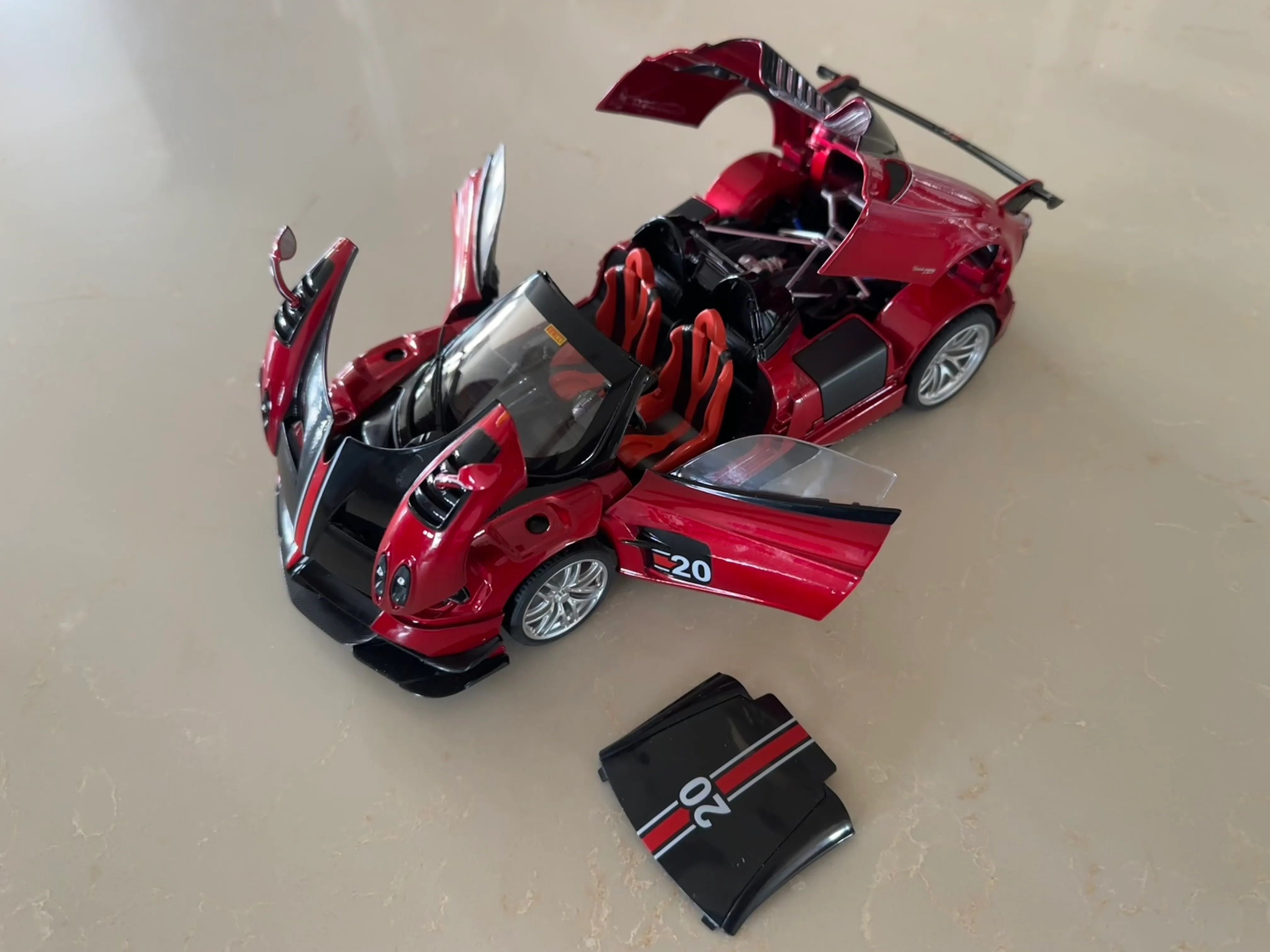 1:24 Pagani Huayra BC Supercar alliage moulé sous pression jouet modèle de voiture son et lumière retirer jouet pour enfants à collectionner cadeau d'anniversaire
