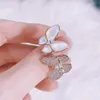 Fashion Love Sweet Butterfly Designer Band Rings for Women Mother of Pearl Shining Bling Diamond Crystal Cute Charm Elegant Ring Jewelry