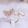 Fashion Love Sweet Butterfly Designer Band Rings for Women Mother of Pearl Shining Bling Diamond Crystal Cute Charm Elegant Ring Jewelry