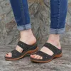 Sandálias de cunha chinelos femininos moda salto flip flops multicolorido bordado deslizamento respirável feminino retro sapatos 66589 34480