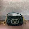 Дизайнерская сумка Baguette Tote Bag Beald Bag Sack 3D вышивка мини -сумочка ручной работы из искусственных хрустальных бусин и блестки с конструкцией вышивки съемной ручкой 231115