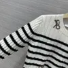 Kvinnors tröjor Europeiska designertröja 2023 Hösten/vintern Ny produkt Tung industri Anpassning Pure Handmade Positionering pärlor