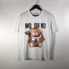 Moschino kvinnor herr designers t skjortor tshirts mode brev tryckning kort ärm lady tees lyxys casual klädtoppar t-shirts kläder moschinos skjorta 2502