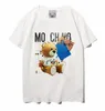 Moschino kvinnor herr designers t skjortor tshirts mode brev tryckning kort ärm lady tees lyxys casual klädtoppar t-shirts kläder moschinos skjorta 2502