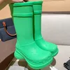 Kadınlar erkek tasarımcı botları yağmur yağışlı kışlık yağmur botları platform ayak bileği slip-on yarım pembe siyah yeşil odaksal açık lüks marka boyutu 35-45