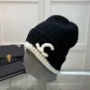 Beanie Designer Knitwear Solid Color High Quality Versatile Beanie Knitted Warm Letter Design Hat Christmas