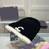 Beanie Designer Knitwear Solid Color High Quality Versatile Beanie Knitted Warm Letter Design Hat Christmas