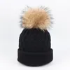 Högkvalitativ Kids Kanin Hår Sticka Hatt Baby Raccoon Fur Ball Solid Färg Curling Head Cap Hat Varm Öronskydd Vinterhattar 1-6t