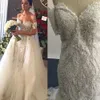 2016 koronki suknie ślubne z odpinaną tiulem overskirt i odpinane krótkie rękawy z koralikami z kości słoniowej nad nagą kolorami ślubnymi