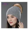 Enjoyfur Повседневный Winter Fur Pompom Hat для женщин Кашемир Шерсть Хлопок Hat Шапочки Большие Real енота меховым помпоном Шапочки Cap Fox Fur Bobble Hat