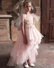 Pink High Low Little Girls Pageant Платья 3D аппликация Линия Мяуженное Цветочное платье Девушка Тюль из бисера Первые общинные платья