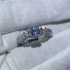 Vintage Smycken Tre-Stone 5a Zircon Stone Engagement Bröllop Band Ringar För Kvinnor Män Vit Guld Fylld Kvinna Bijoux