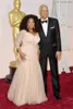 2020 errötendes Rosa Oprah Winfrey Oscar-Promi-Kleider in Übergröße, V-Ausschnitt, Etui-Tüll mit langen Ärmeln, Sweep-Zug, drapierter Abend D2814616
